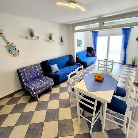 Apartment Blue Maris