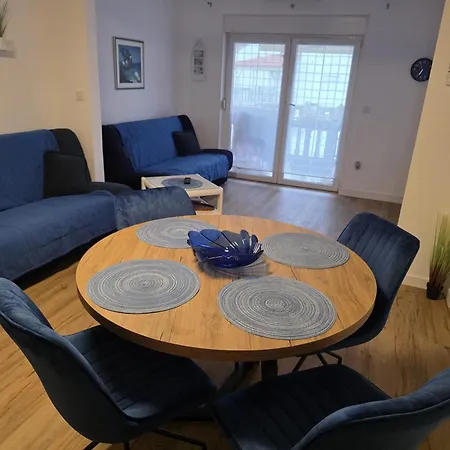 Apartment Blue Maris *